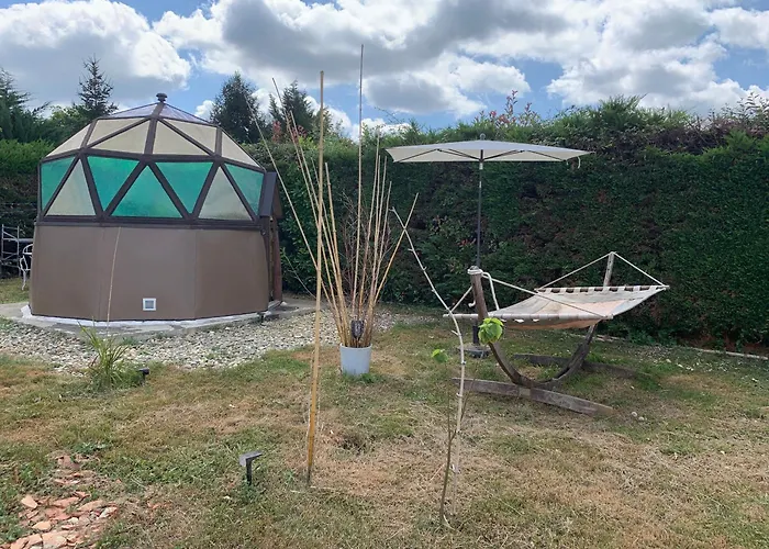 Le Dome Du Bonheur Camping